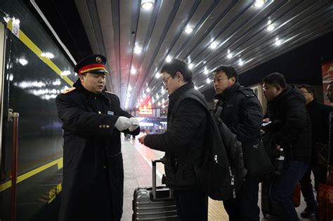 China enters Chunyun time cautiously amid nationwide COVID-19 flare-ups_我苏网
