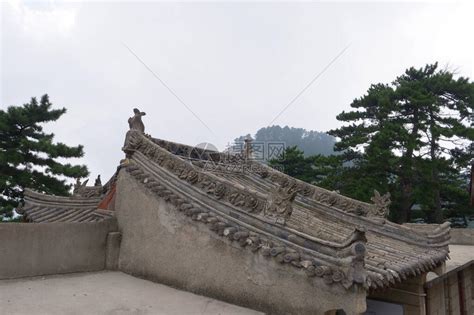 上海很受欢迎的寺庙，是浦南地区单体建筑面积最大的古代建筑群