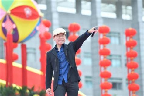 赵传回广西老家参加60周年庆典，演唱成名曲诉说对家乡的眷恋