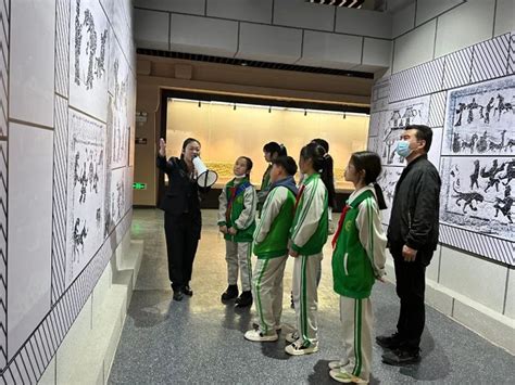 南都晨报小记者走进唐河县博物馆邂逅千年文化-唐河县人民政府网