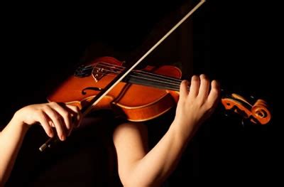 María Dueñas 小提琴演奏：维尼亚夫斯基:《为小提琴与钢琴所写的原创主题变奏曲》_新浪新闻