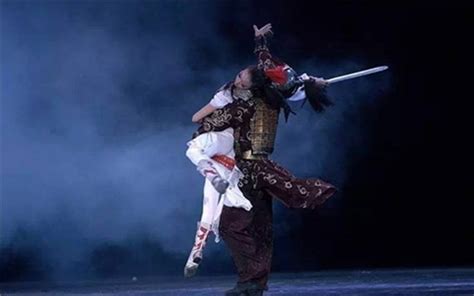 楚风武舞与祭祀乐舞作品在图书馆展出-湖南理工学院音乐学院