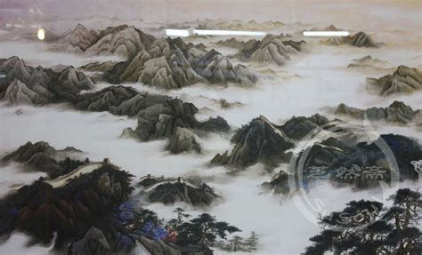 芝然斋苏绣山水画《江山多娇》,引无数英雄竞折腰。