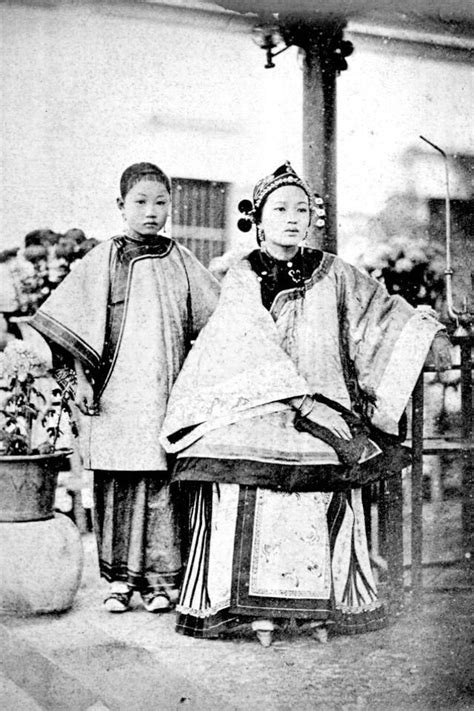 中国传统手艺做面条，老外看了啧啧称赞，表示面条都能织毛衣了