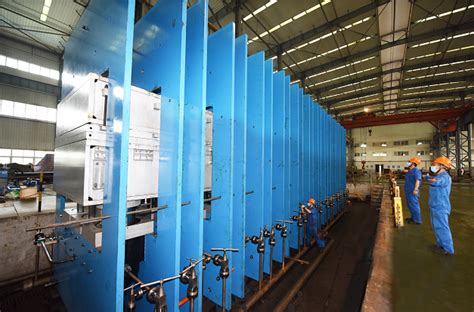 益阳橡机16米超大型平板硫化机系列再添新成员_橡塑装备