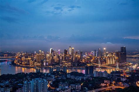 重庆将建4个同城化先行区、4个支点城市、4个桥头堡城市_建设_发展_主城