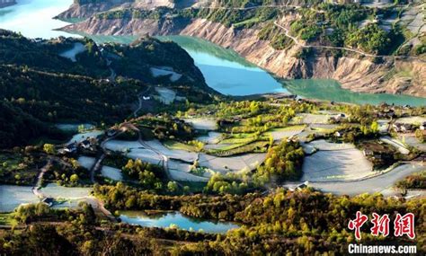 摄于宝兴县硗碛藏族乡五仙湖 - 中国国家地理最美观景拍摄点