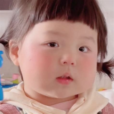 甜美女生头像手绘丸子妹
