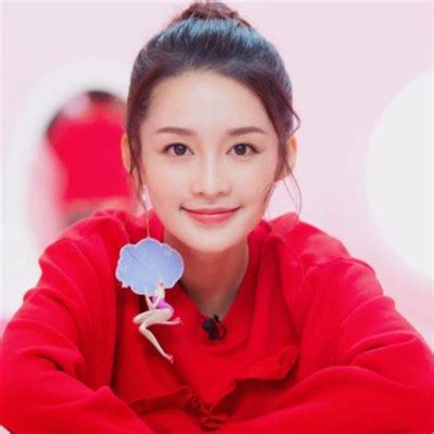 李沁甜美女生头像