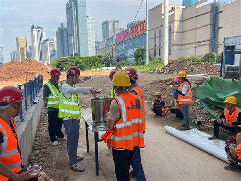 中国水利水电第四工程局有限公司 基层动态 迎战“酷暑”，义乌项目部一线送清凉