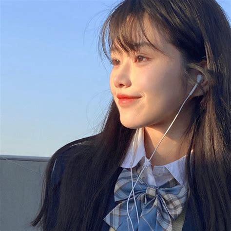 温柔春装辣妹头像女生