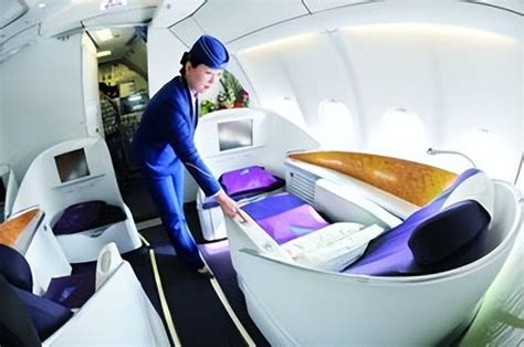国航A350将配备全新商务舱！长龙机务薪酬改革进展；现场：运20等参展飞机抵达珠海_公司