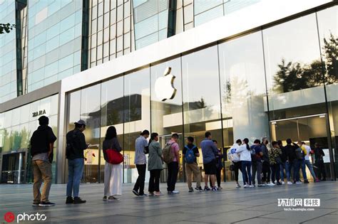 苹果（Apple）2020年重新设计构想的北京三里屯旗舰店 – 米尚丽零售设计网 MISUNLY- 美好品牌店铺空间发现者