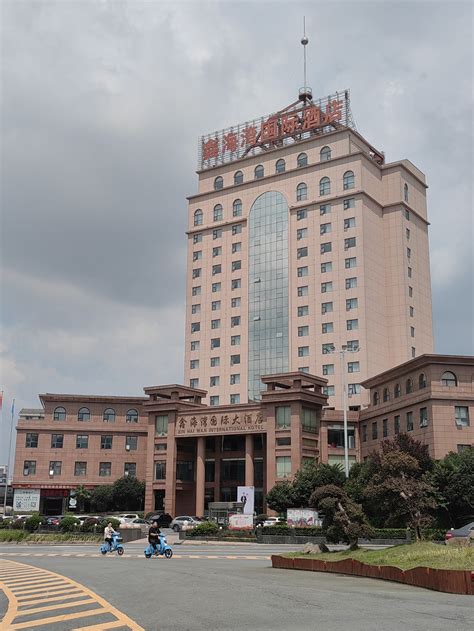 新县鑫海湾国际酒店充电站 - 镇华建设集团有限公司