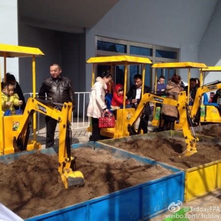 2022挖掘机游乐设备广场游乐设施儿童游乐挖掘机挖沙机广场挖土机-阿里巴巴