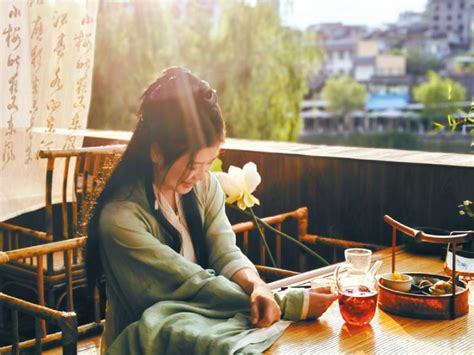 “围炉冰茶”、汉服茶馆：传统氛围感“黏住”年轻人---四川日报电子版