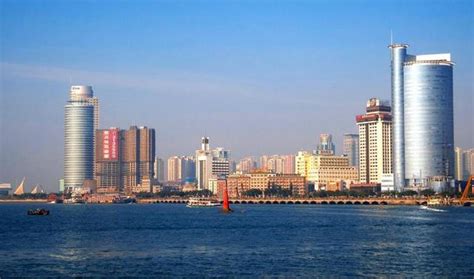 中国最有前景的两座城市，位置一南一北，知名度高旅游业发展迅速