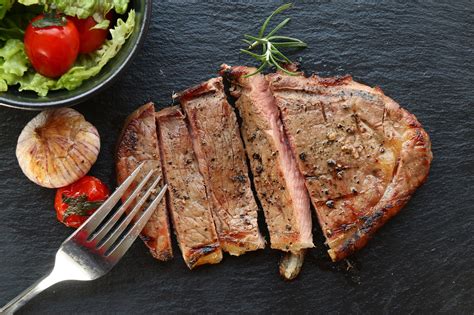 澳洲谷饲安格斯西冷牛排 200g 原切牛排 烧烤 烤肉 生鲜牛肉-商品详情-菜管家