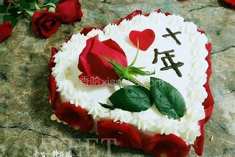 玫瑰花爱心蛋糕的做法_菜谱_香哈网
