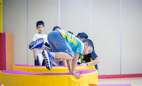 “泰州市少年儿童体适能训练基地”揭牌仪式在我区举行-海陵智慧教育
