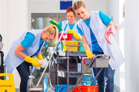 商业清洁工一起工作有3名妇高清图片下载-正版图片504991937-摄图网