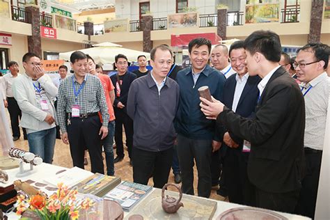 刘润民调研2016晋城创业产品展 - 晋城市人民政府