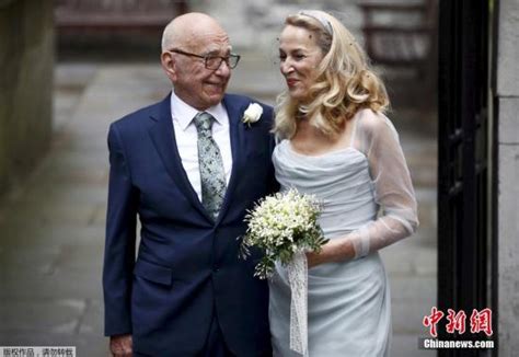 92岁默多克第五次结婚娶66岁女友，曾在68岁娶30岁邓文迪并育两女