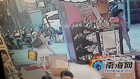 海口：两女子冒充店主朋友 商场偷走近万元货物_海南频道_凤凰网