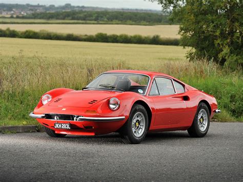 Une exceptionnelle Ferrari 246 Dino GTS de 1974 à vendre : toutes les ...