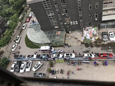 【突发】新昌世贸广场有人跳楼 确认已死亡_百货店|MALL_联商论坛