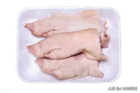 猪脚别再卤，教你广东人常吃的沙姜猪手做法，咸香Q弹清爽好吃_美食