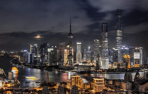 上海浦东陆家嘴商圈城市风光-人民图片网