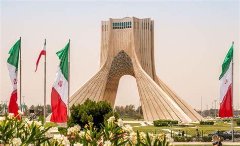 最新消息频发的伊朗，有很多令人震惊的旅游景点，一起来看看吧|自由纪念塔|博物馆|德黑兰_新浪新闻