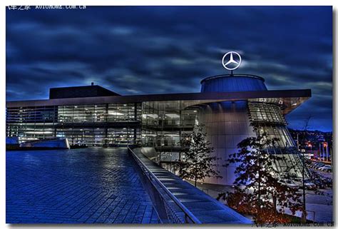 建筑学详述戴姆勒股份公司总部位于德国斯图-包图企业站