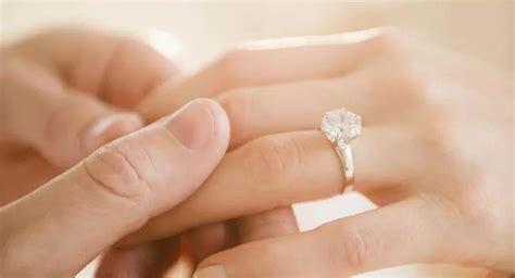 对戒怎么选？结婚对戒挑选原则 – 我爱钻石网官网