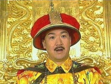 清朝的康熙、雍正、乾隆三位皇帝，综合比较起来，谁的作用最大？