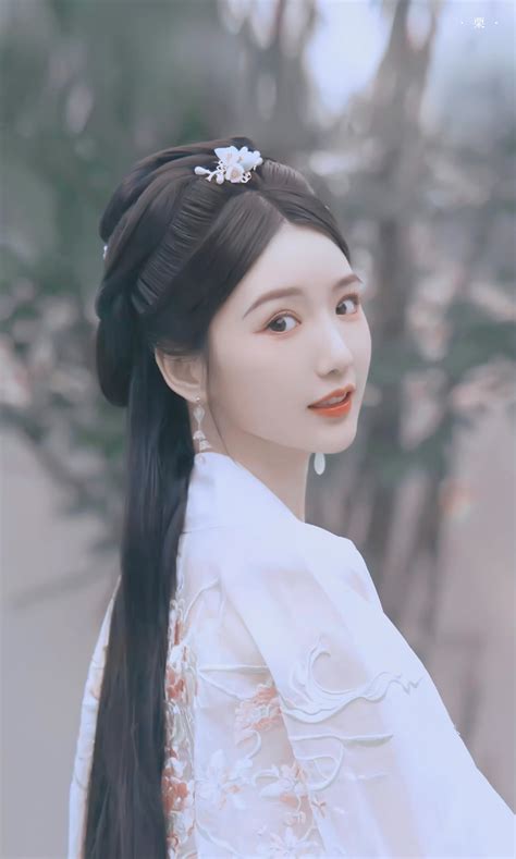 毛晓彤图片古风头像女生
