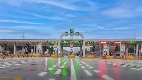 车道机器人上线，岳阳高速两个智慧型收费站正式通车运营_机器人网