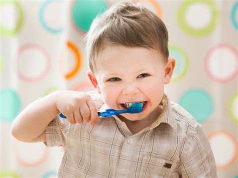 怎样选择儿童牙刷_用品常识_太平洋亲子网