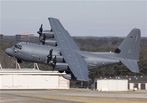 美国C-130“大力神”运输机坠毁集锦 遍布地球南北极都有|运输机|大力神|西柏林_新浪新闻