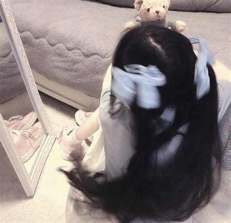 甜美女生头像双马尾黑白