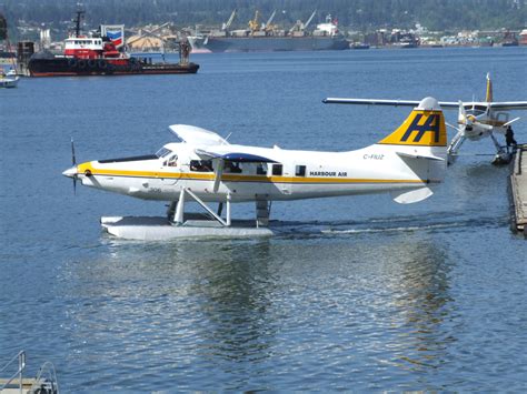 水上飞机集图片-水上飞机成功着陆素材-高清图片-摄影照片-寻图免费打包下载