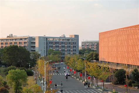 长江大学研究生讲师团宣讲在我院开讲-长江大学物理与光电工程学院