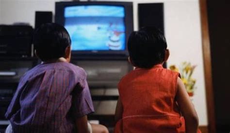 电视与手机』看电视和不看电视的孩子,3个“差距”很明显,家长别不放在心上|心上|差距|家长|小玲|】_傻大方