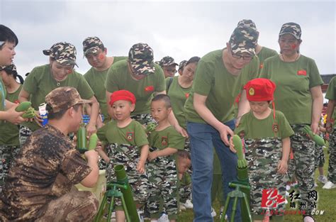 县实验小学：蓝天幼儿园举行军事主题亲子运动会
