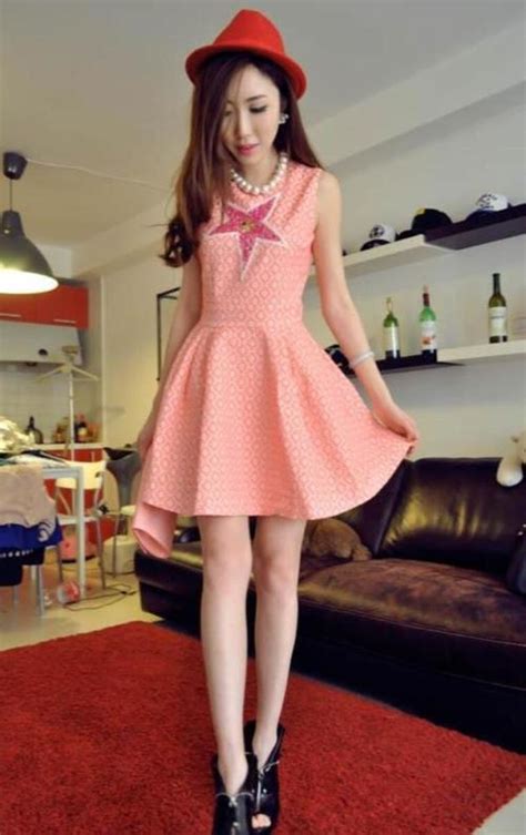 盘点粉红裙子的各种时尚穿搭【搭配精选】 风尚中国网 -时尚奢侈品新媒体平台