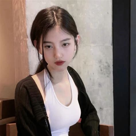 头像高级感甜美女生真人