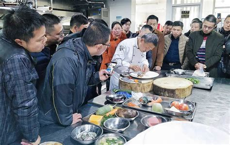 区烹饪协会举办高级烹调师培训班--江都日报