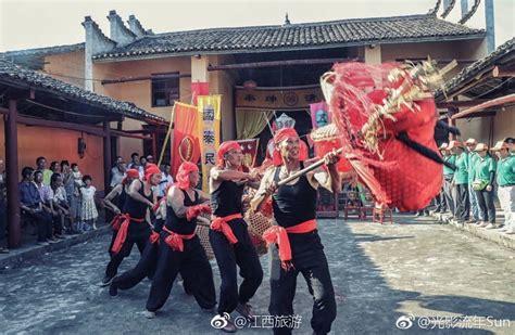 “六月六，晒红节”是客家人由来已久的一种民间习俗，主要是晒冬衣