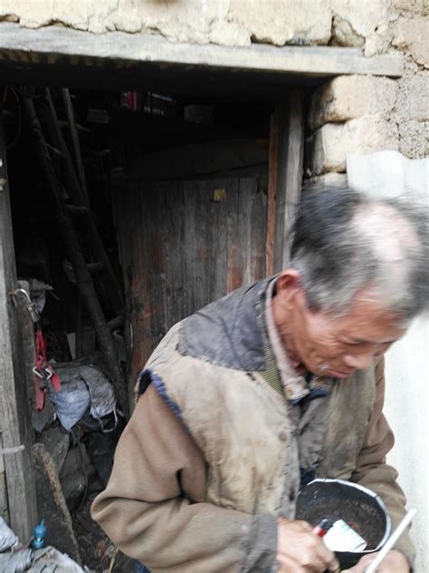 谁都劝不住！抵抗疫情，辉县一个捡破烂的孤寡老人捐了2万！ 河南新闻-新闻-鹤壁新闻网